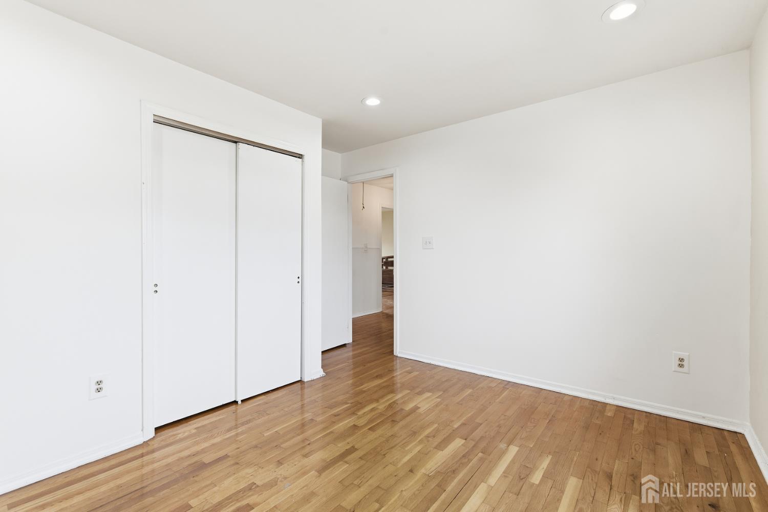 7 Oberlin Court Edison, NJ 08820 - Photo 27 of 40 a view of an empty room