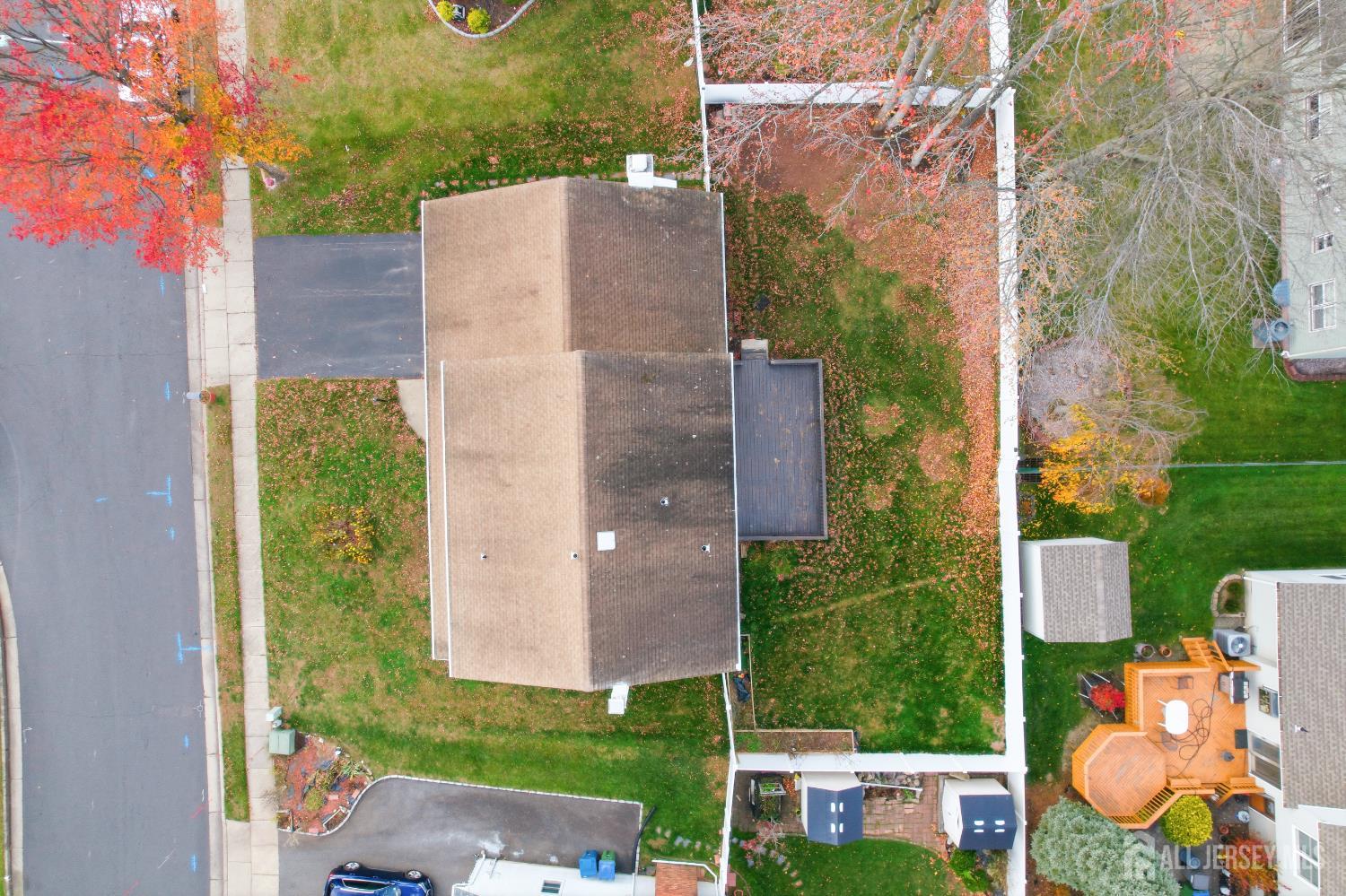 7 Oberlin Court Edison, NJ 08820 - Photo 39 of 40 an aerial view of a house with a backyard space