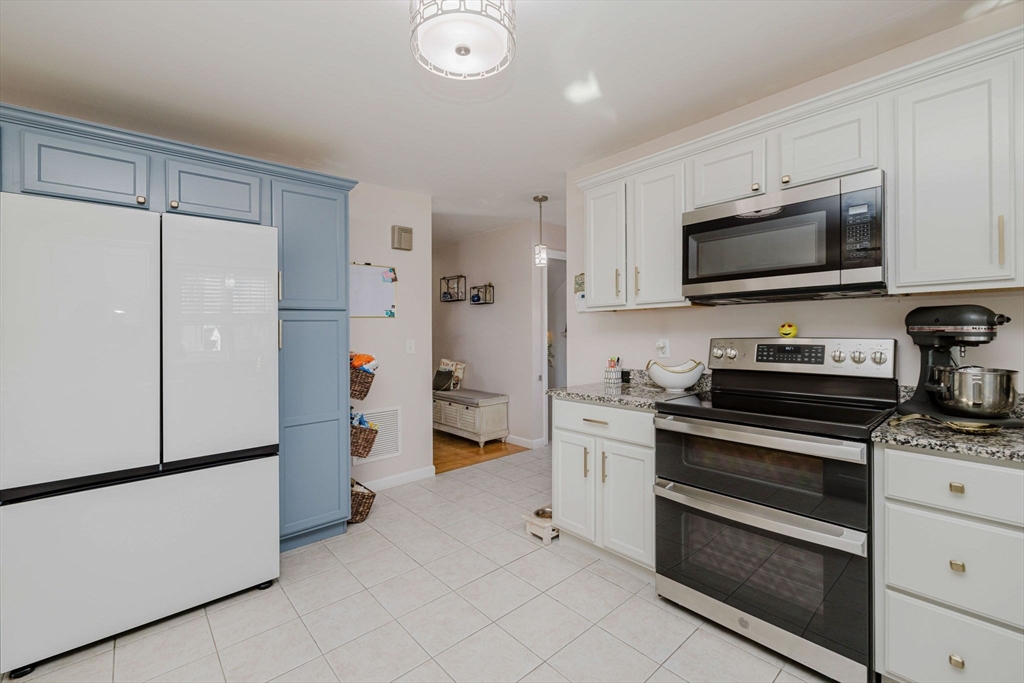20 Reeves Street Fall River, MA 02721 - Photo 17 of 42 Gallery Image 17