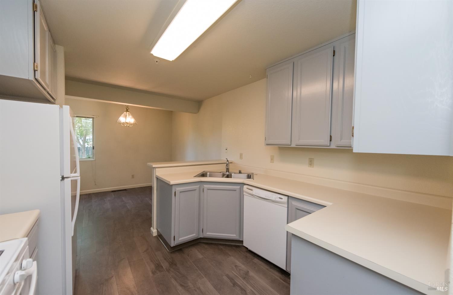 7 Meridian Circle Rohnert Park, CA 94928 - Photo 9 of 28