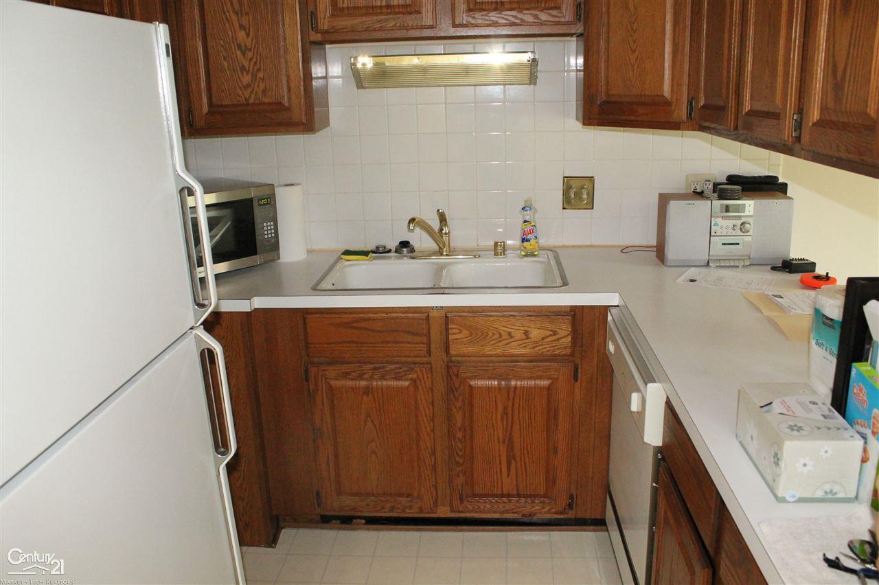 15163 Raphael Terrace Warren, MI 48088 - Photo 3 of 12