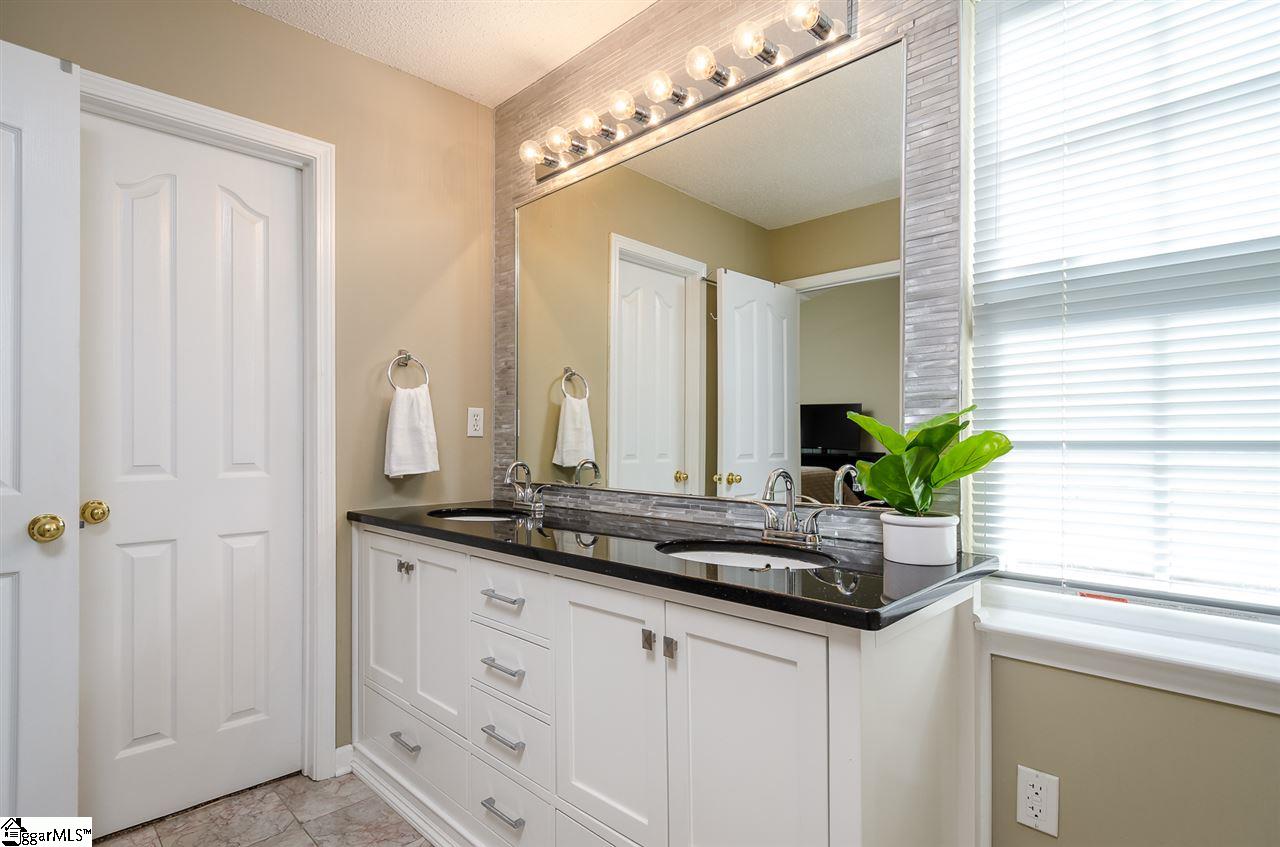340 Highgate Circle Greer, SC 29650 - Photo 12 of 28 Gallery Image 12