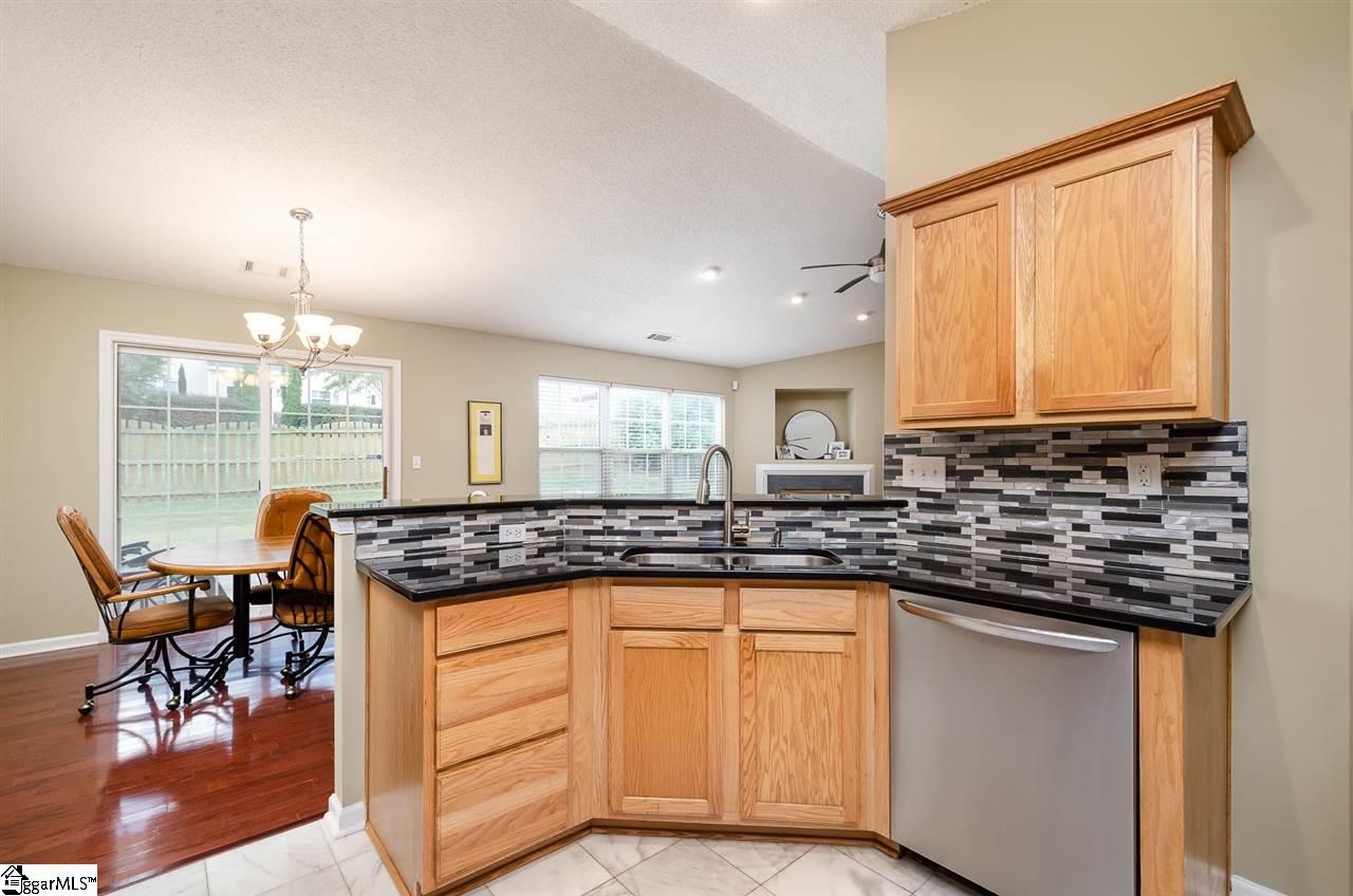 340 Highgate Circle Greer, SC 29650 - Photo 9 of 28 Gallery Image 9