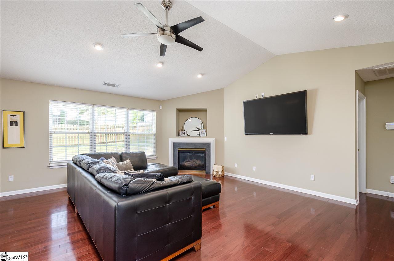 340 Highgate Circle Greer, SC 29650 - Photo 10 of 28 Gallery Image 10