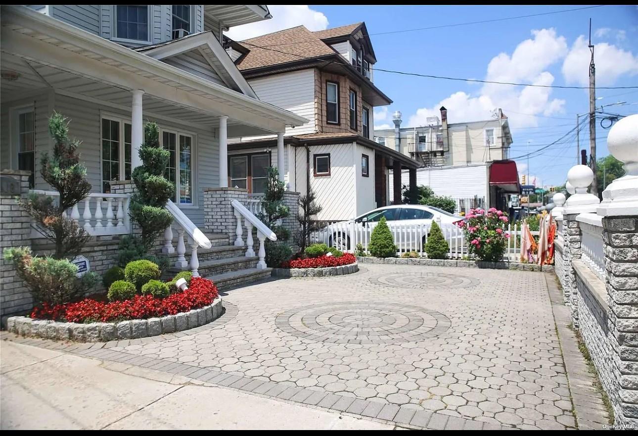 94-18 Lefferts Boulevard Queens, NY 11419 - Photo 2 of 8