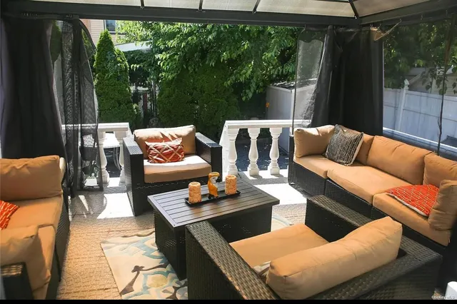 $1,089,000 | 94-18 Lefferts Boulevard | South Richmond Hill