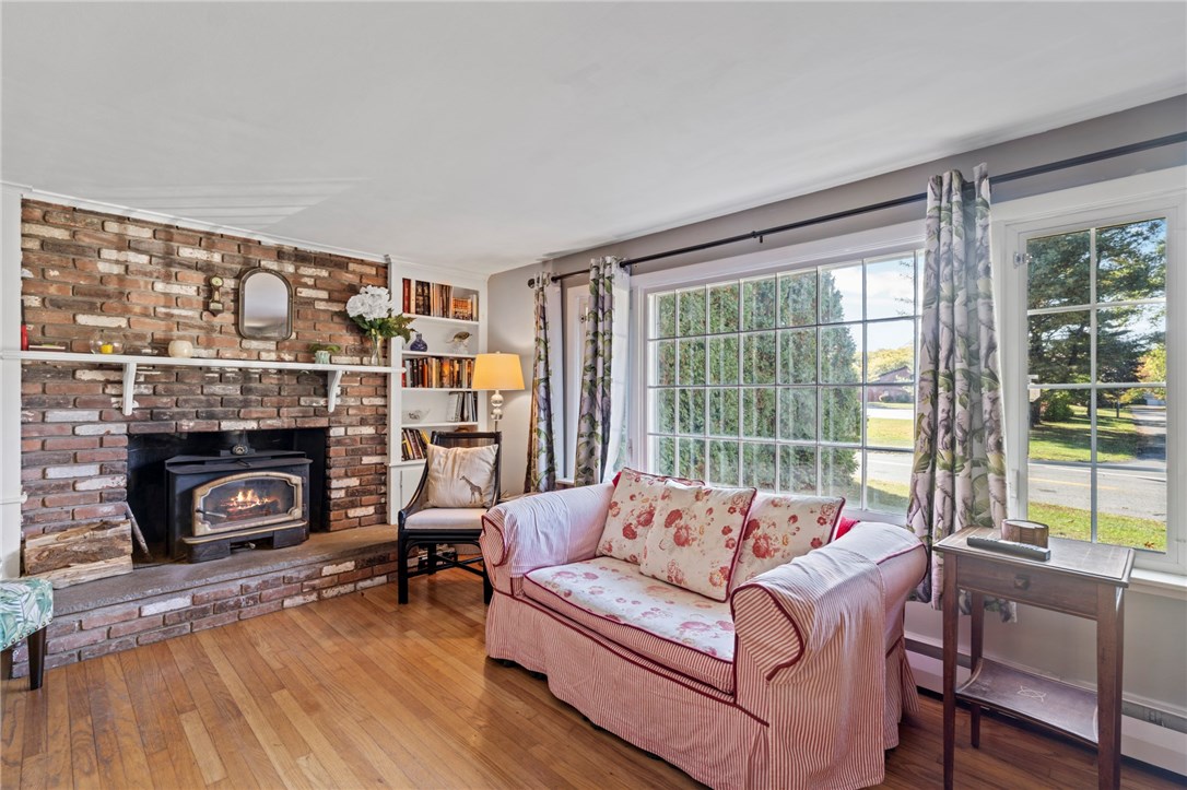 17 Edgewater Road Narragansett, RI 02882 - Photo 11 of 28