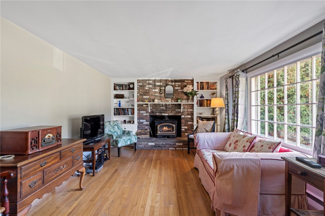 17 Edgewater Road Narragansett, RI 02882 - Photo 12 of 28