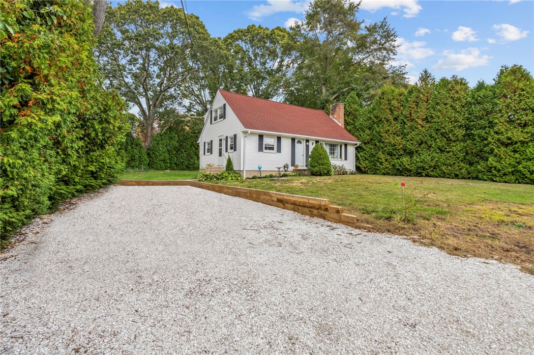 17 Edgewater Road Narragansett, RI 02882 - Photo 3 of 28