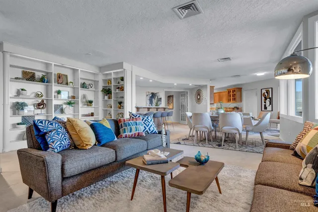 $800,000 | 3701 West Crescent Rim Drive, Unit 406, Boise, ID 83706