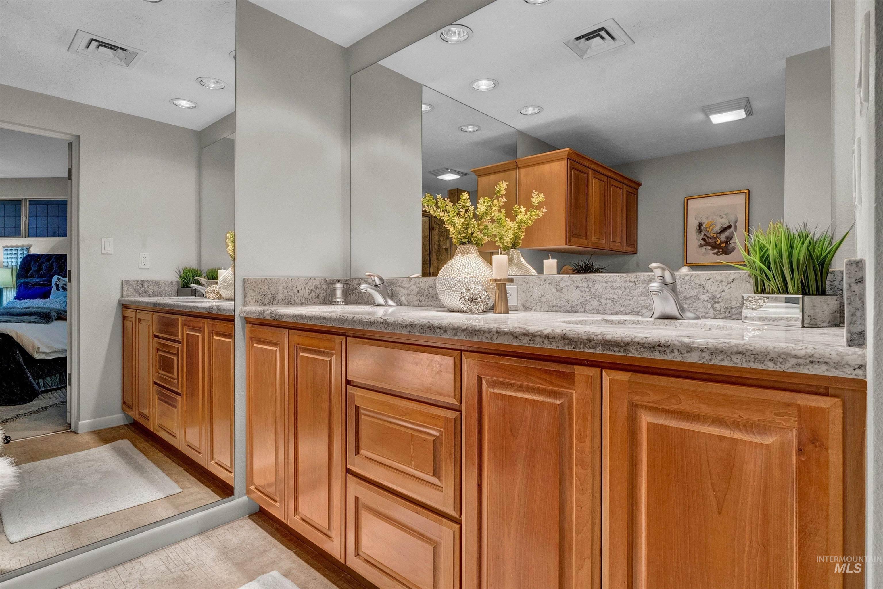 3701 West Crescent Rim Drive, Unit 406 Boise, ID 83706 - Photo 14 of 36