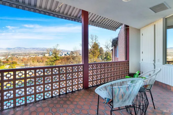 $800,000 | 3701 West Crescent Rim Drive, Unit 406, Boise, ID 83706