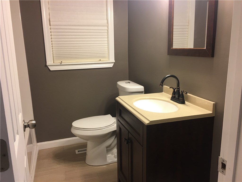 290 Diamond Hill Road Warwick, RI 02886 - Photo 10 of 14
