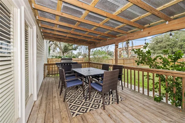 a view of a house with a big yard