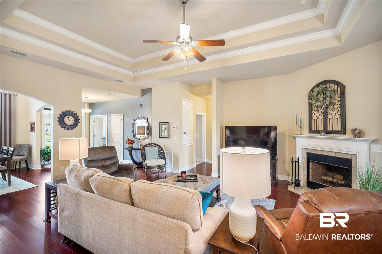 9230 Appache Lane Daphne, AL 36526 - Photo 7 of 41 Living Room
