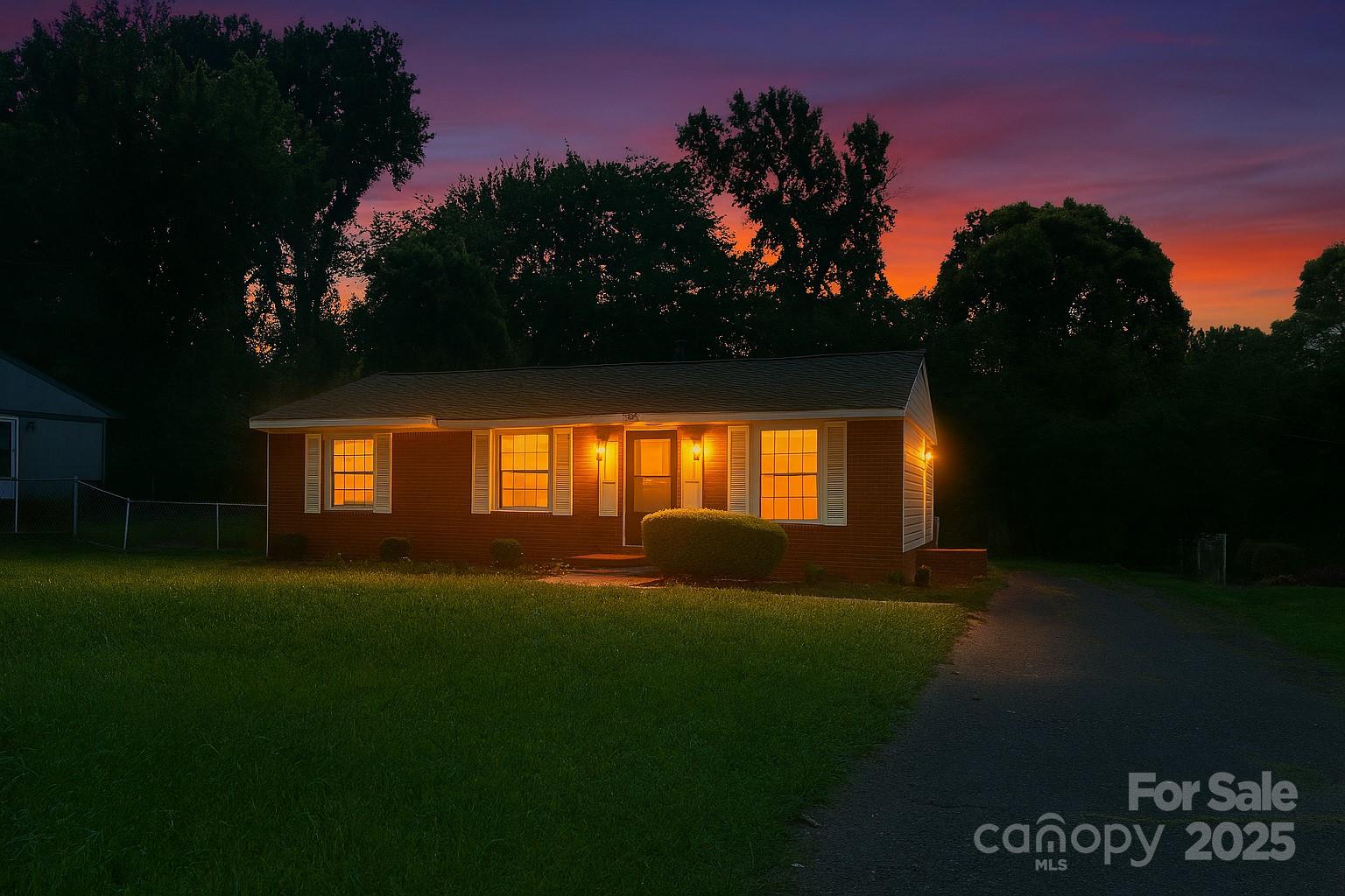 1218 Milan Road East Charlotte, NC 28216 - Photo 3 of 26 Gallery Image 3