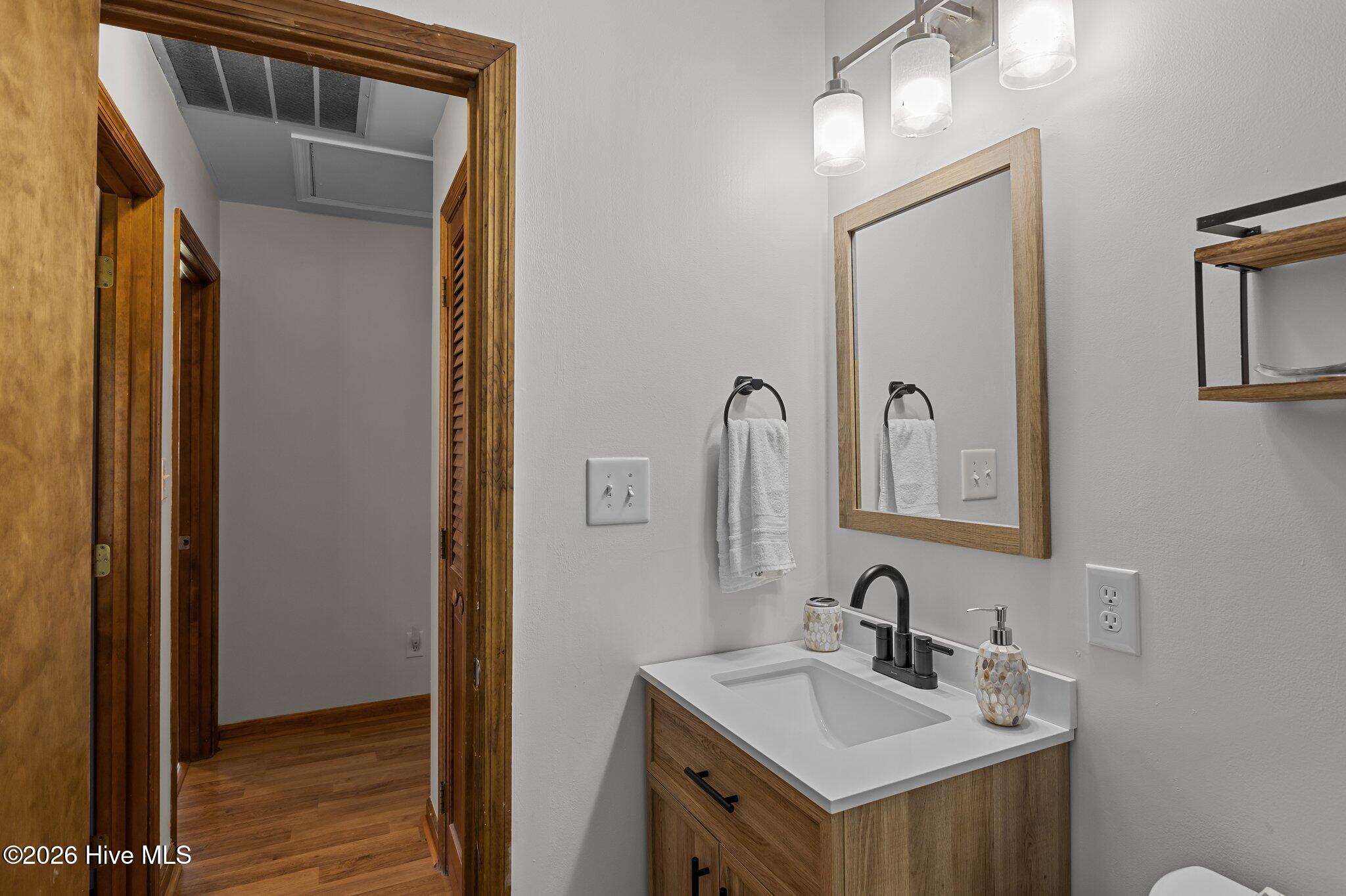 180 Wallace Road Beaufort, NC 28516 - Photo 28 of 45 Renovated full bath