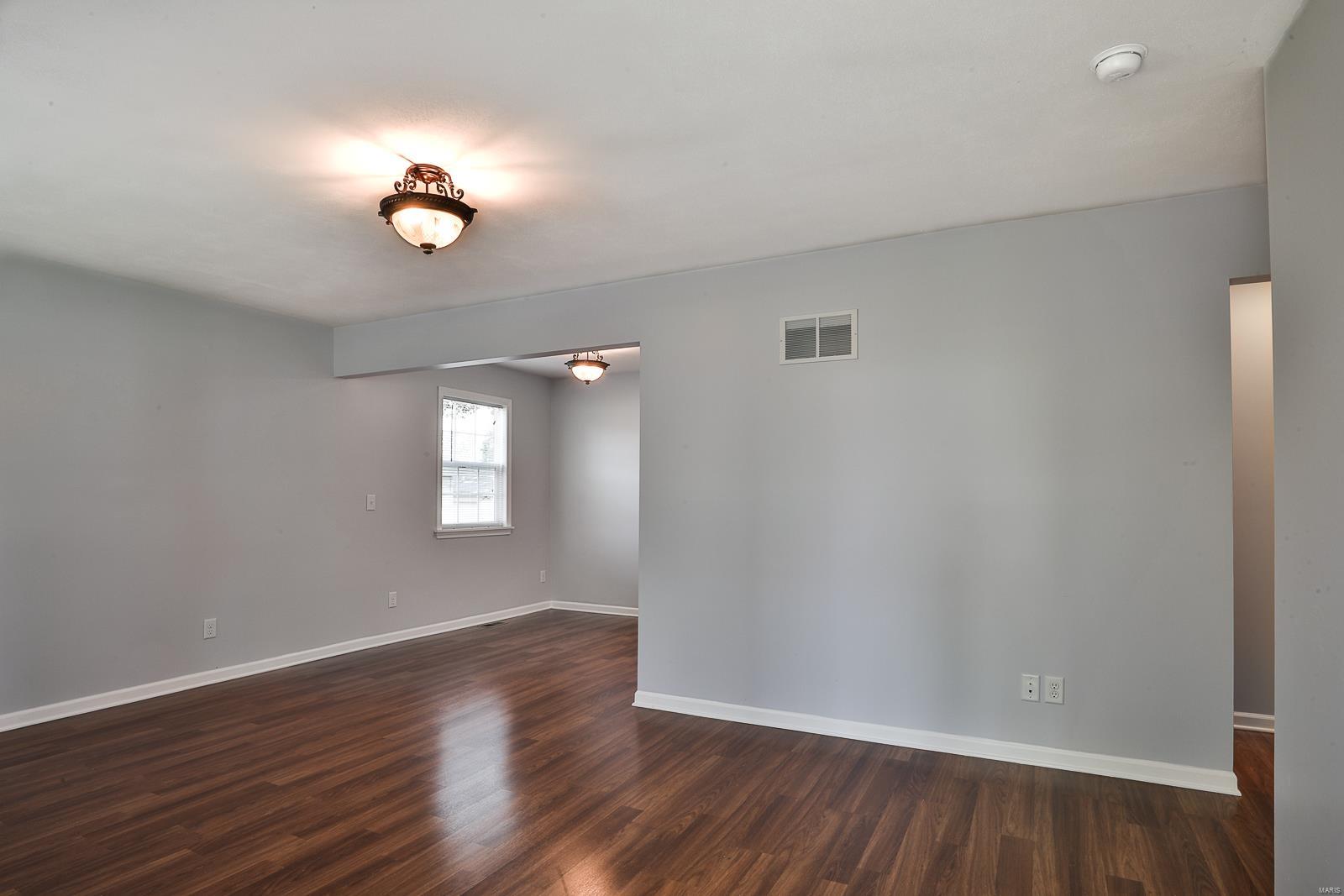4039 Weber Road St. Louis, MO 63123 - Photo 3 of 15