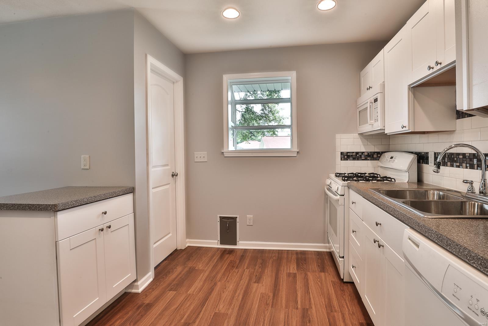 4039 Weber Road St. Louis, MO 63123 - Photo 6 of 15