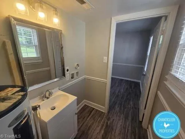 $1,025 | 501 Greenbriar Road, Unit D, Greensboro, NC 27405