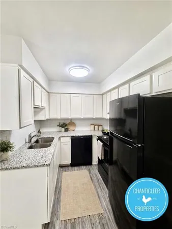 $1,025 | 501 Greenbriar Road, Unit D, Greensboro, NC 27405