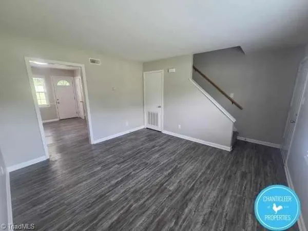 $1,025 | 501 Greenbriar Road, Unit D, Greensboro, NC 27405