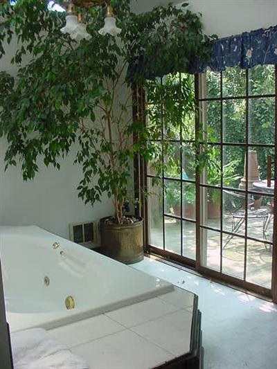 379 Westover Road Frankfort, KY 40601 - Photo 7 of 10 Lie in your jacuzzi and enjoy the season