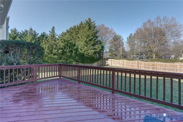 a view of a backyard with green space