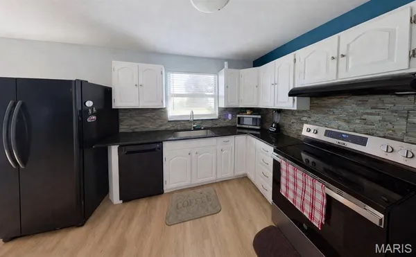 $258,000 | 753 Boulevard De Cannes, Edwardsville, IL 62025