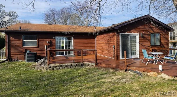 $262,000 | 753 Boulevard De Cannes, Edwardsville, IL 62025