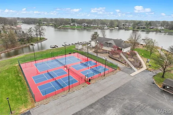 $262,000 | 753 Boulevard De Cannes, Edwardsville, IL 62025