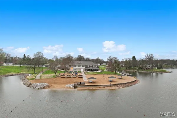 $258,000 | 753 Boulevard De Cannes, Edwardsville, IL 62025