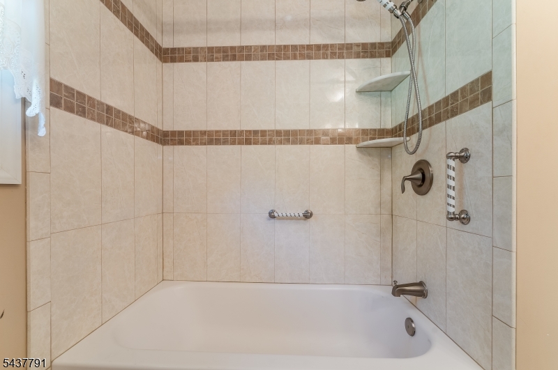 24 Hardscrabble Hill Road Flemington, NJ 08822 - Photo 17 of 35