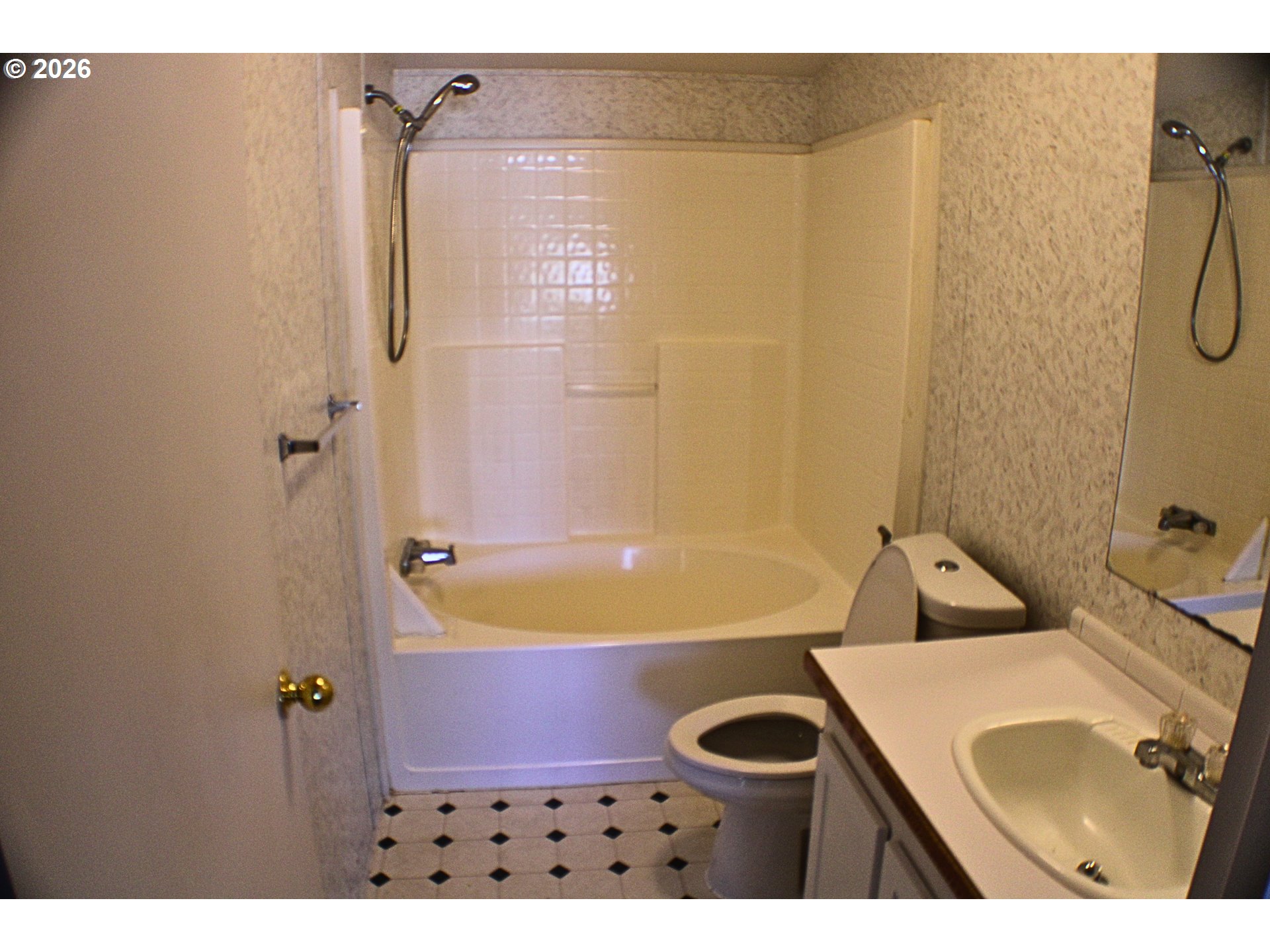 130 Stephanie Court Winston, OR 97496 - Photo 16 of 22 a bathroom with a sink a toilet and shower