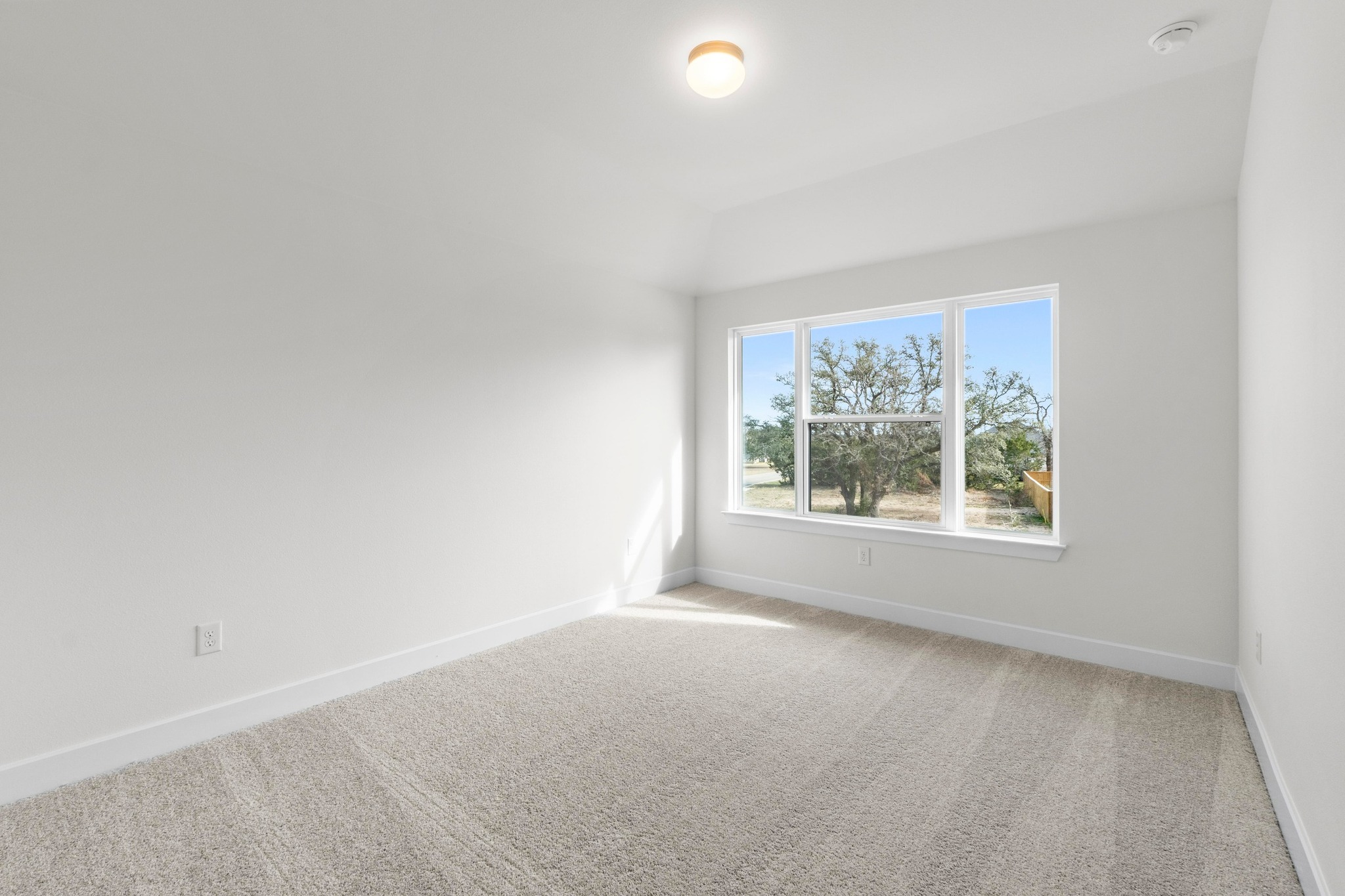 604 Lightstone Drive Georgetown, TX 78633 - Photo 27 of 39 an empty room with a window