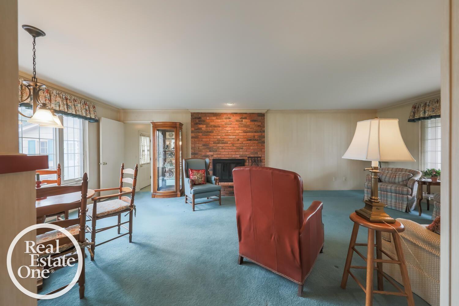 784 Canterbury Road Grosse Pointe, MI 48236 - Photo 21 of 40 50136744-7fa9ca2c-73a1-4778-bd54-b5a7444bc672.JPG