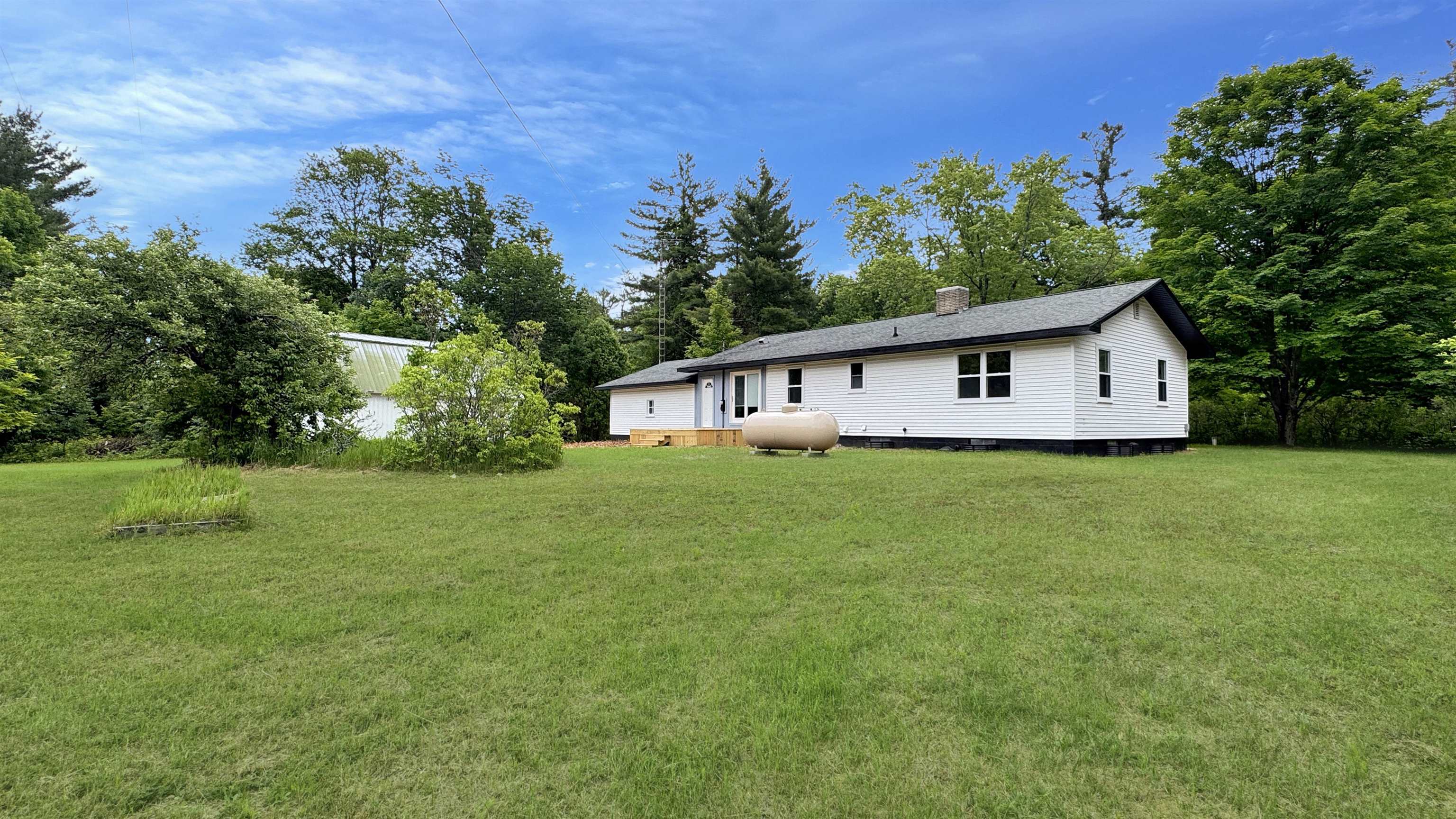 3403 34 Road Cadillac, MI 49601 - Photo 5 of 42