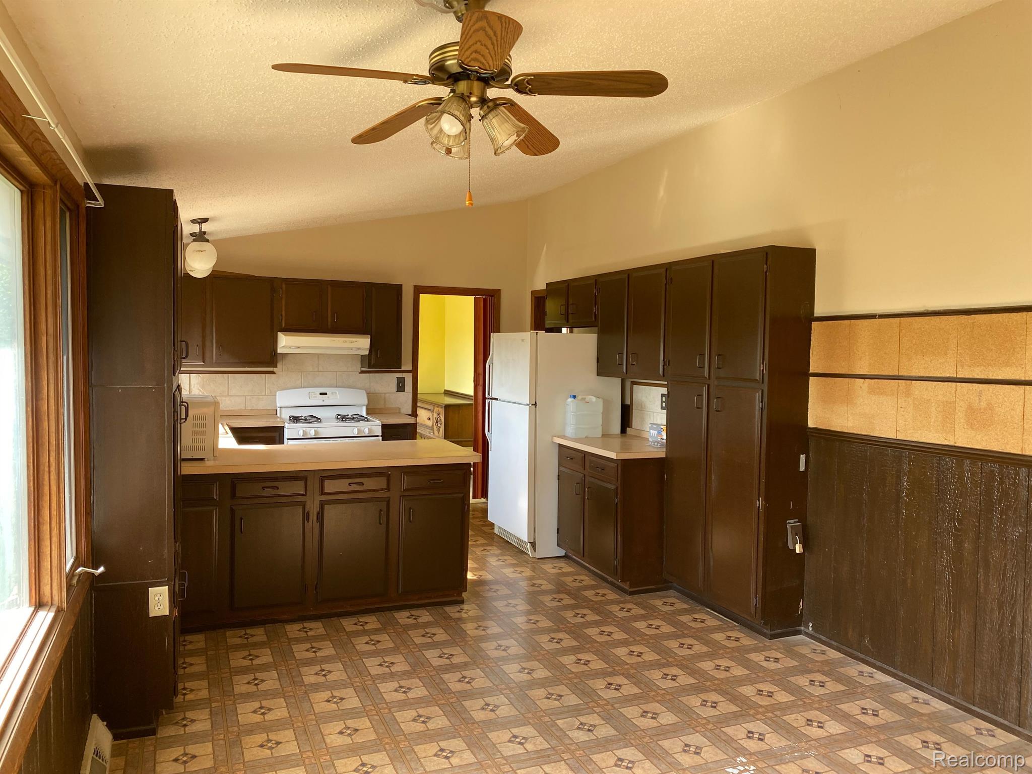 4260 Knoll Road Capac, MI 48014 - Photo 18 of 35 Kitchen
