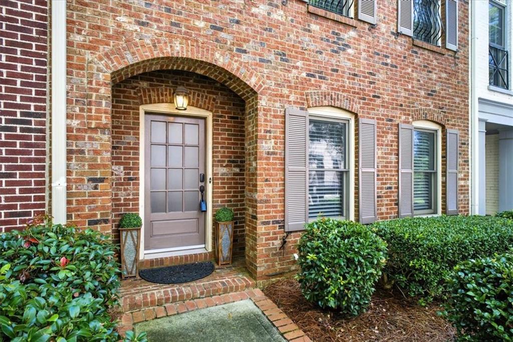 109 West Ridge Way Roswell, GA 30076 - Photo 2 of 36