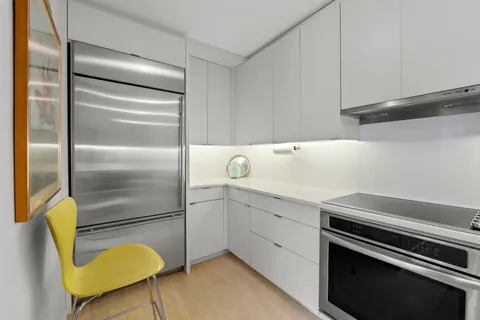 $560,000 | 880 North Lake Shore Drive, Unit 12GH, Chicago, IL 60611