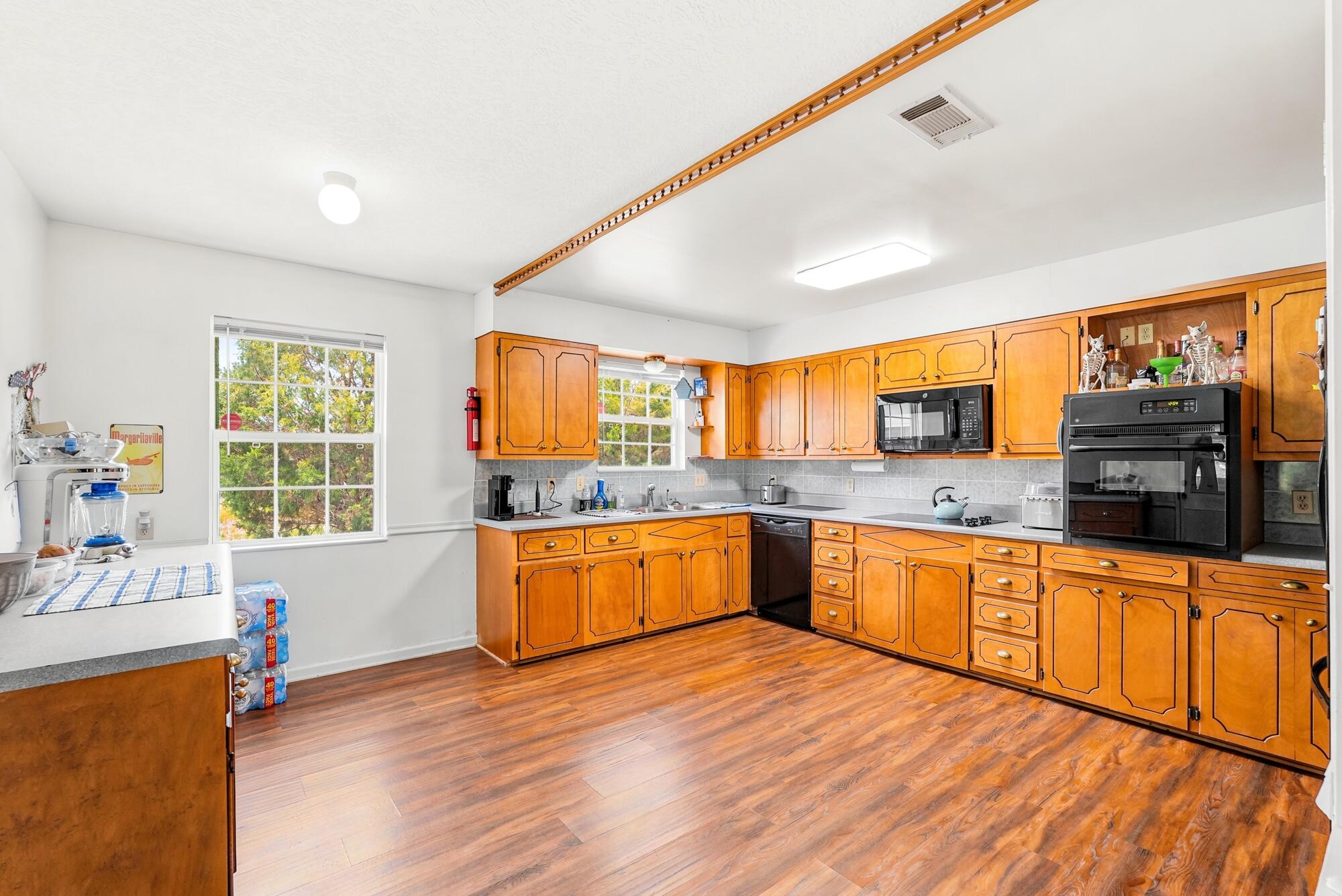585 Huckaba Road DeFuniak Springs, FL 32435 - Photo 29 of 41 kitchen