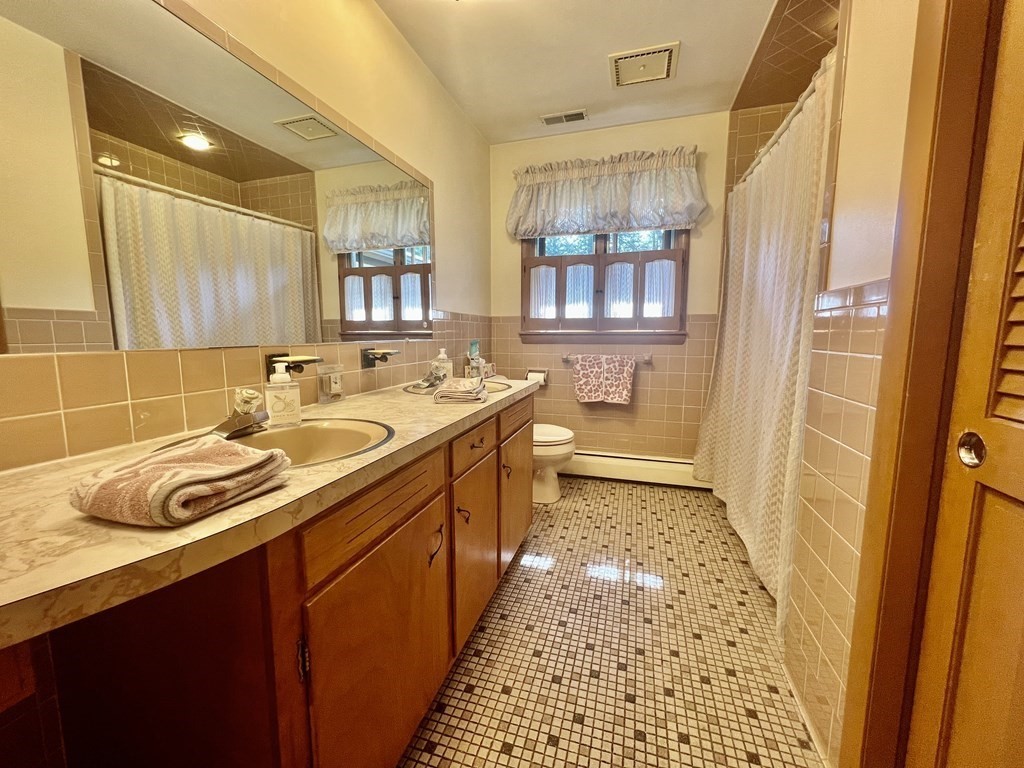 34 Sycamore Road Methuen, MA 01844 - Photo 24 of 25 Gallery Image 24