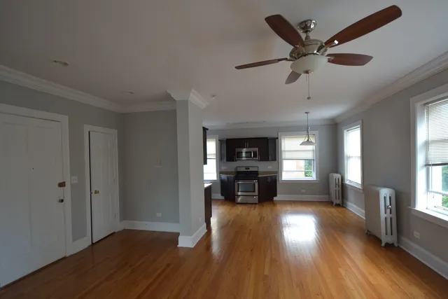 $1,800 | 4414 North Rockwell Street, Unit 2, Chicago, IL 60625