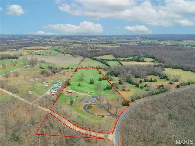 $479,900 | 140 State Rd V, Long Lane, MO 65590