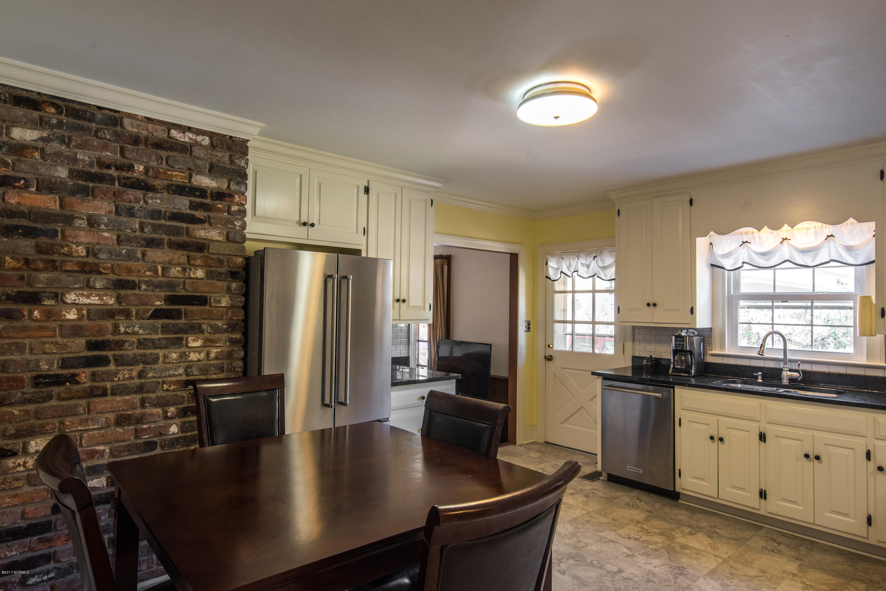 5129 Weaver Road Wilson, NC 27893 - Photo 33 of 56 Kitchen