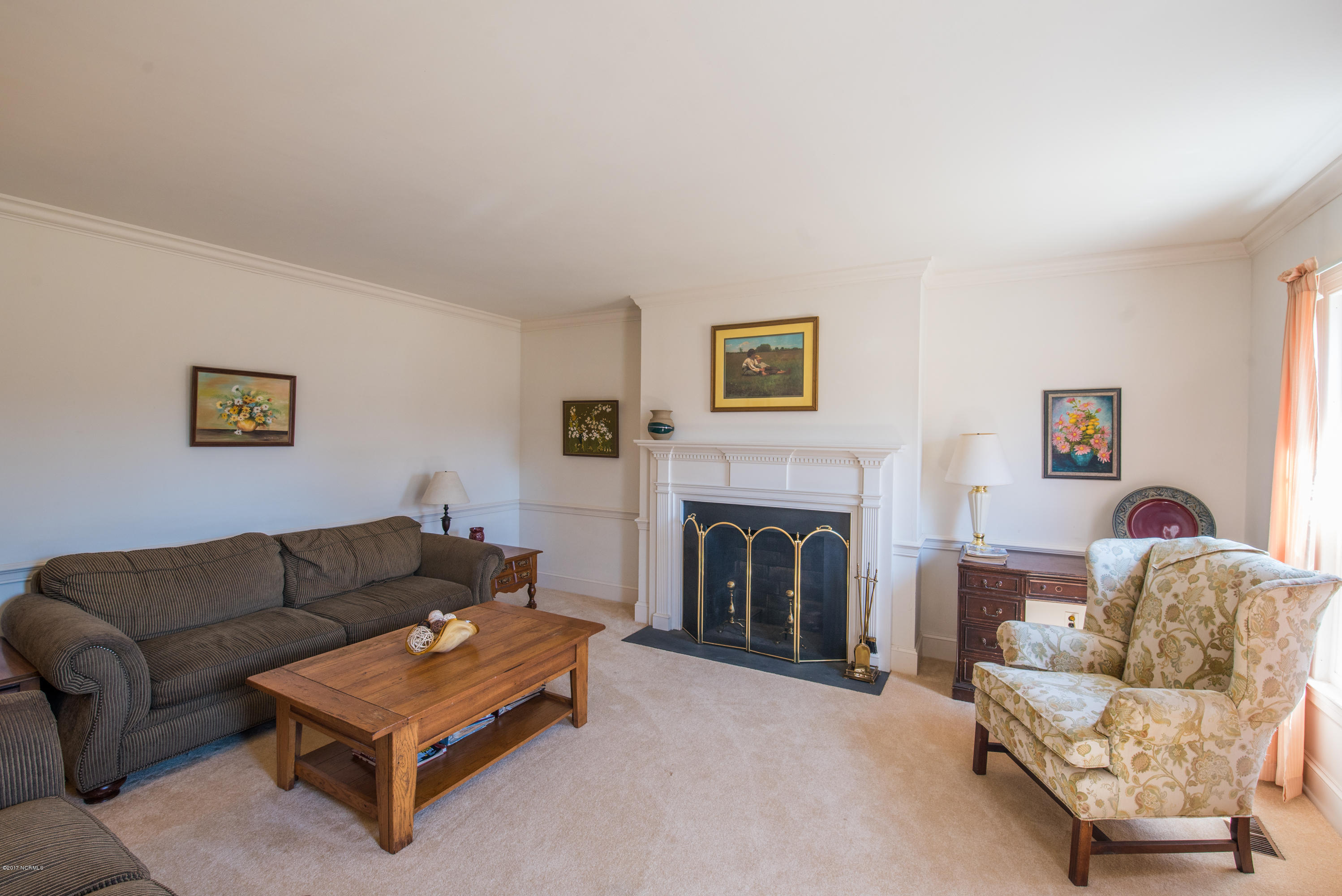 5129 Weaver Road Wilson, NC 27893 - Photo 5 of 56 Living Room