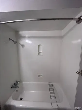 $2,395 | 7231 Briarview Drive, St. Louis, MO 63123