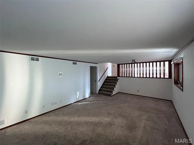 $2,395 | 7231 Briarview Drive, St. Louis, MO 63123