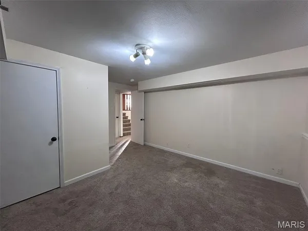 $2,395 | 7231 Briarview Drive, St. Louis, MO 63123