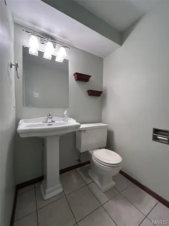 $2,395 | 7231 Briarview Drive, St. Louis, MO 63123